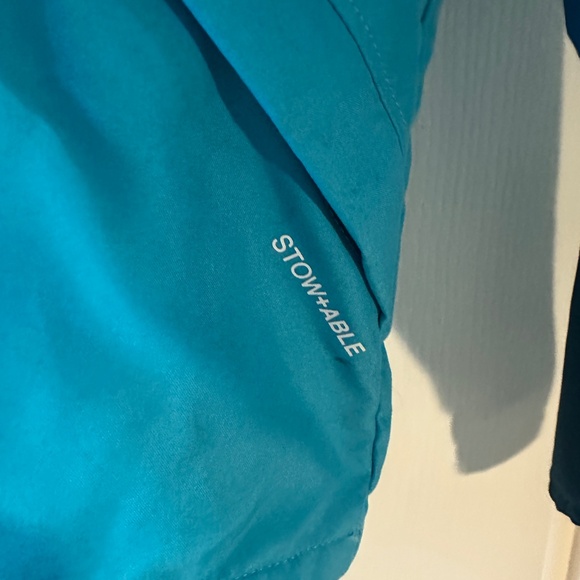 The North Face Teen Amphibious Packable Wind Jacket - Size L - Picture 13 of 16